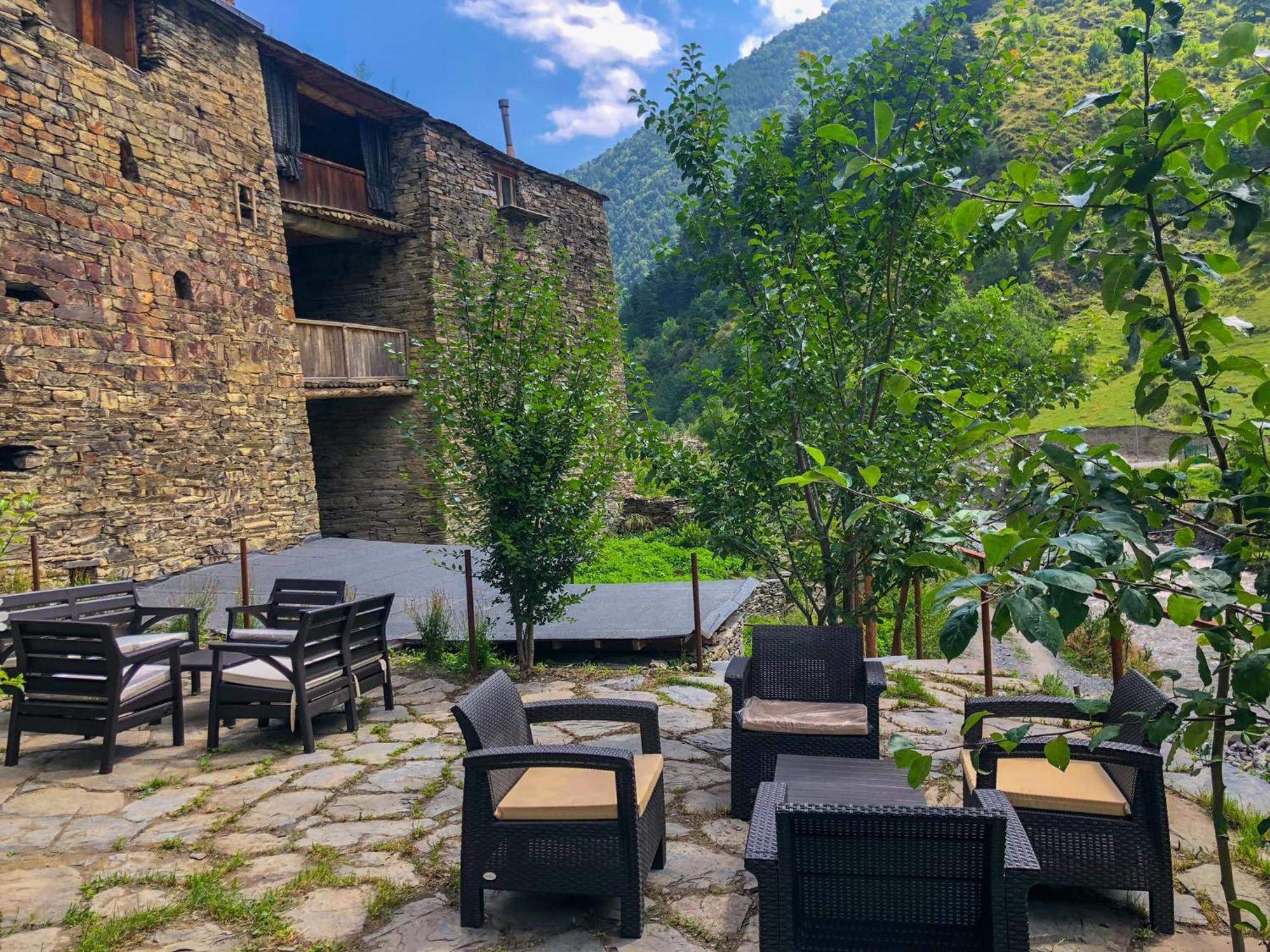 "Front Castle" Hotel Shatili Exterior foto